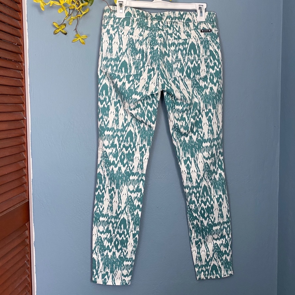 Lucky Brand Charlie Skinny Teal and White pattern - Picture 2 of 6